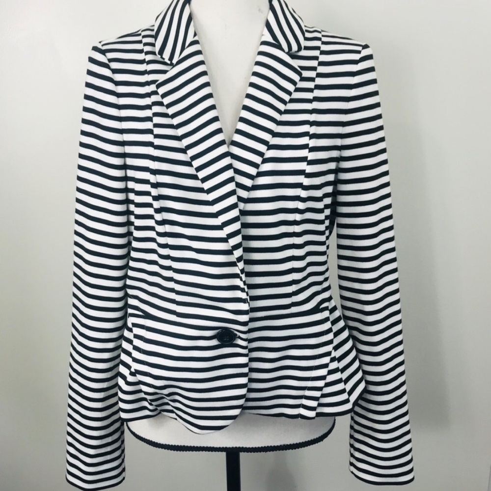 ❤️Adorable Elle jacket like new-worn ONCE…Price FIRM!!